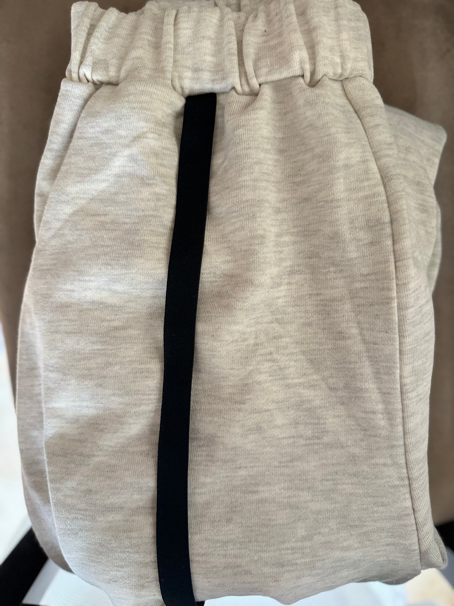 Love flirt peace jogger